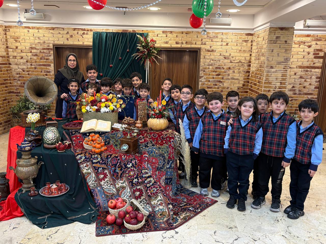 جشن یلدا در دبستان علامه طباطبایی