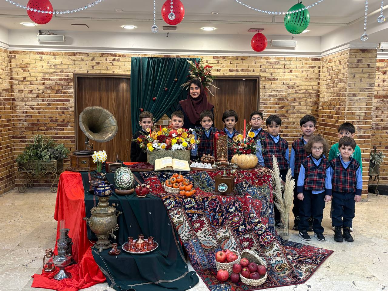 جشن یلدا در دبستان علامه طباطبایی